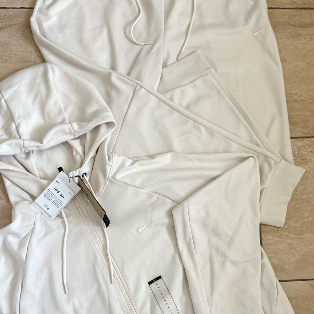 Nike White Hoodie and Joggers Set Size Large Dri-Fit